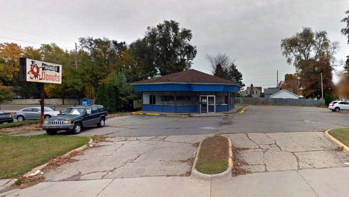 Dawn Donuts - 7881 Cooley Lake Rd - West Bloomfield Township 48324 1  (newer photo)